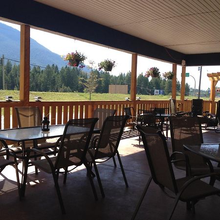 The Kanata Inns Invermere Exterior photo